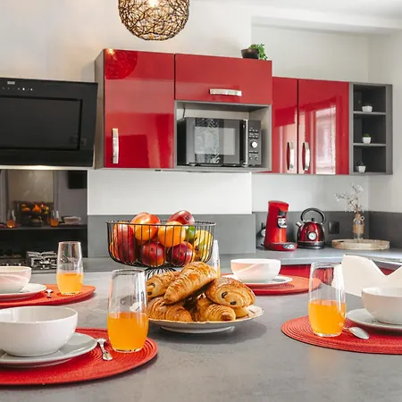 Jungle Saintaise - Appartement, Hypercentre, Fibre, Tv 4k, Parking Prive Payant شقة
