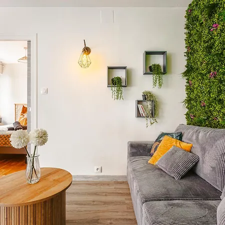Jungle Saintaise - Appartement, Hypercentre, Fibre, Tv 4k, Parking Prive Payant ساتْ