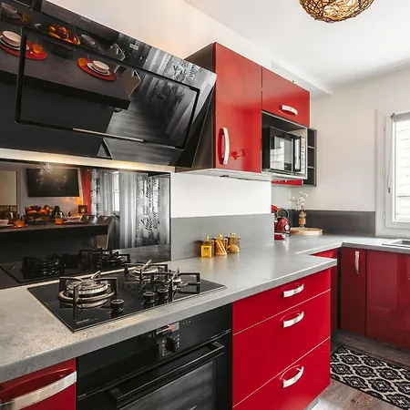 شقة Jungle Saintaise - Appartement, Hypercentre, Fibre, Tv 4k, Parking Prive Payant ساتْ