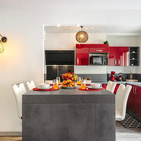 Jungle Saintaise - Appartement, Hypercentre, Fibre, Tv 4k, Parking Prive Payant شقة *